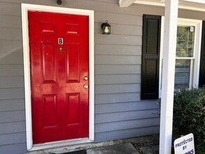 Building Photo - 652-B WHITEHALL RD | 2 BED 2 BATH AVAILABL...