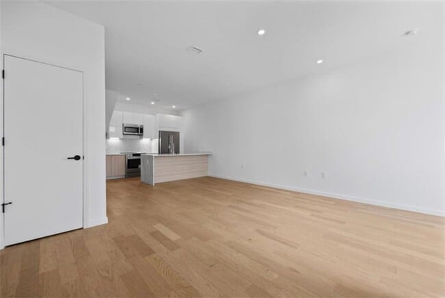 Building Photo - Spacious 3-Bedroom Home Near University of Pittsburgh