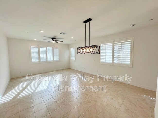 Building Photo - 76279 Cambridge Dr