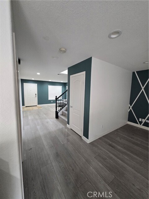 Building Photo - 40643 Cartier St