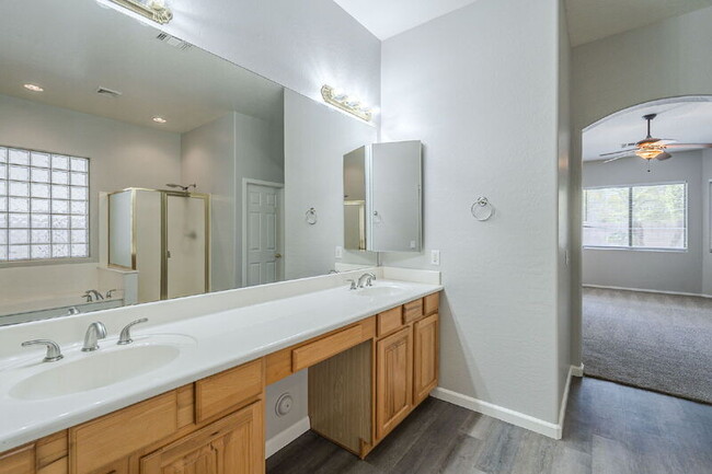 Building Photo - 2951 E Riviera Pl