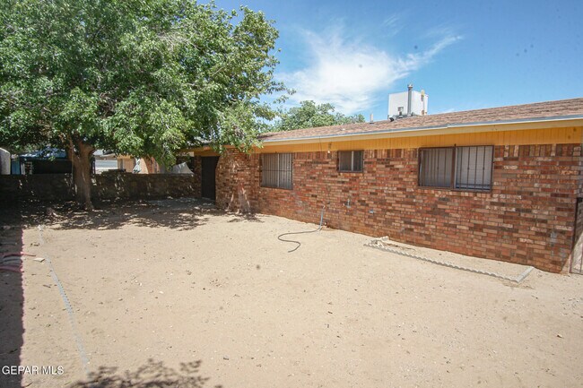 Building Photo - 10521 Gala St
