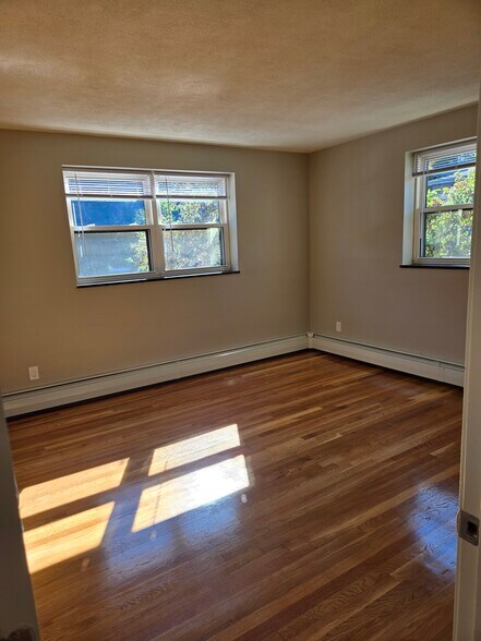 Building Photo - 268 Grove St