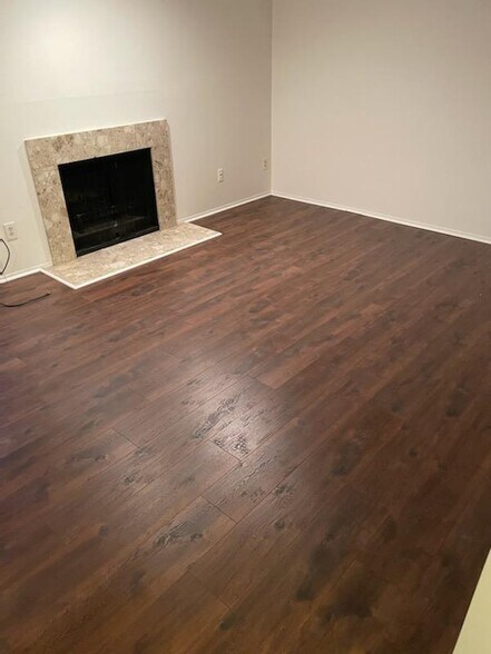 Building Photo - 24291 Evergreen Rd