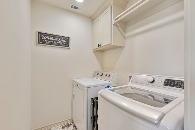Building Photo - 6206 Cromwell Ct