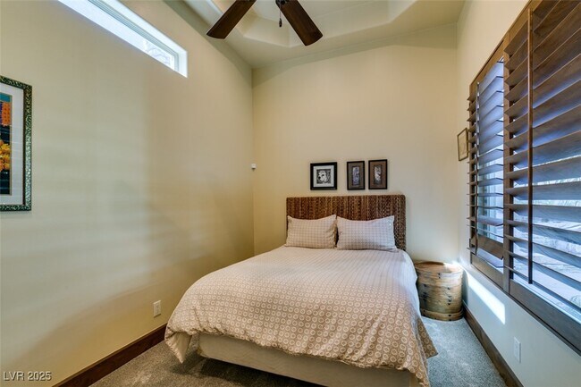 Building Photo - 549 Regents Gate Dr