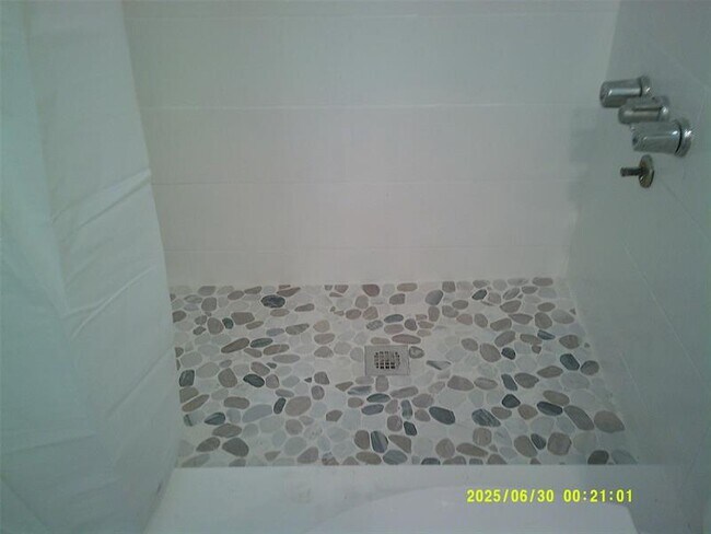 Building Photo - 5800 Margate Blvd