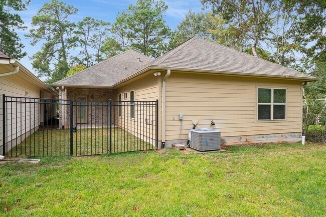 Building Photo - 2934 Whitman Dr