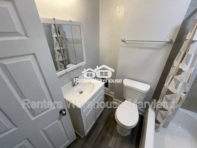 Building Photo - 2125 Cliftwood Ave