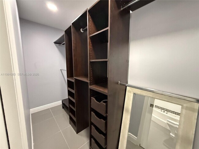 Building Photo - 5488 Fearnley Rd