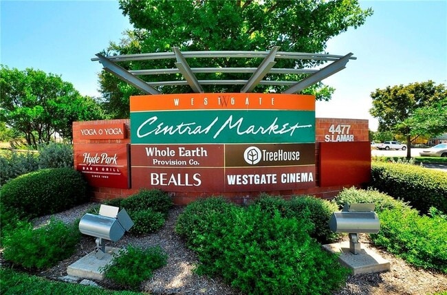 Building Photo - 1809 Forestglade Dr