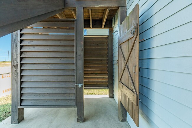 Building Photo - 12940 John Reynolds Rd