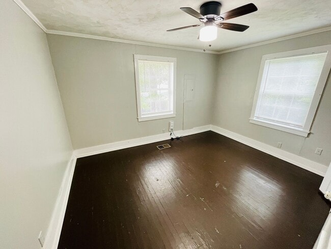 Building Photo - 3BR/1BA Home