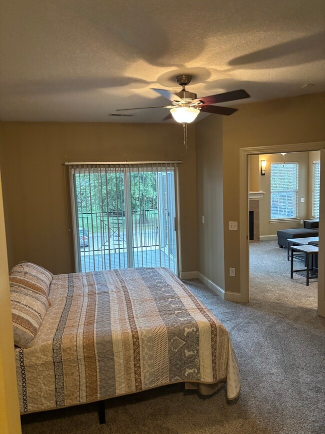 Building Photo - 613 Grandview Ct