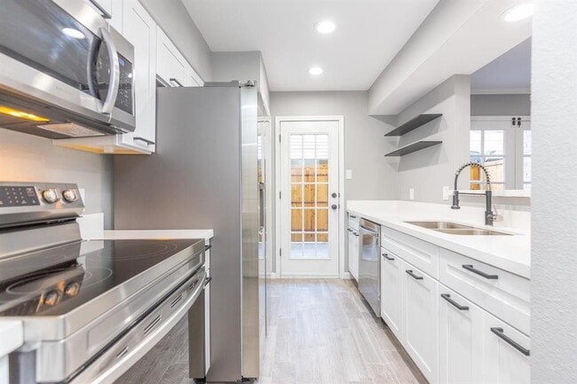 Building Photo - 14600 Fonmeadow Dr