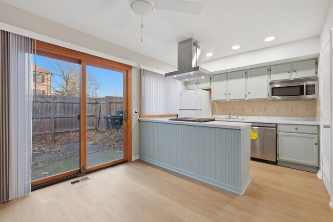 Building Photo - 1746 Sessions Walk