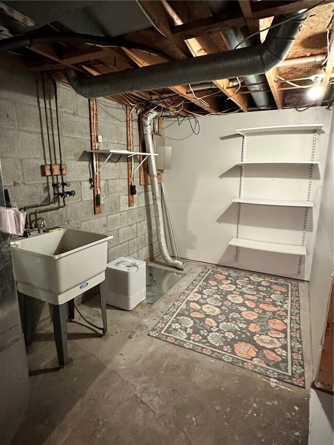 Building Photo - 6437 Sterling Cir