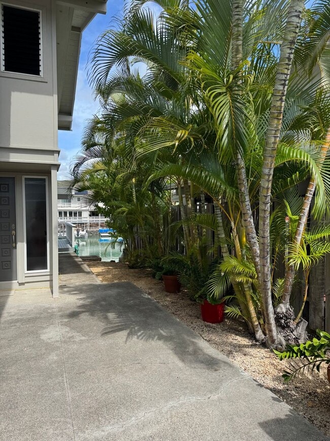 Building Photo - 3/2.5/2 Townhome located in Kuapa Isle, on...