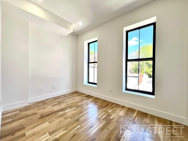 Building Photo - Brand New 2 bed 2 Bath in Ocean Hill!