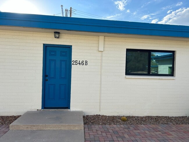 Building Photo - 2546 E Copper St