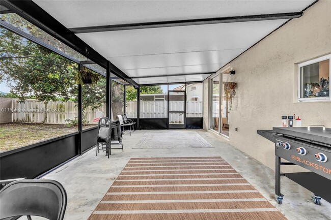 Building Photo - 2927 Bogota Ave