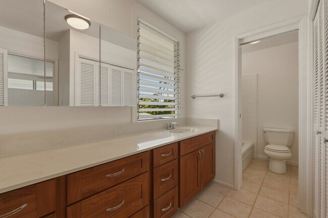 Building Photo - Spacious Aikahi Loop House in Kailua