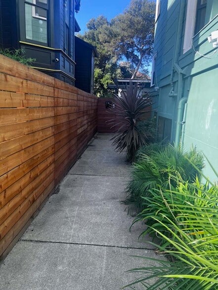 Building Photo - 1301 Adeline St