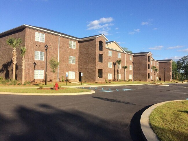 Primary Photo - Patriot Palms Apartments