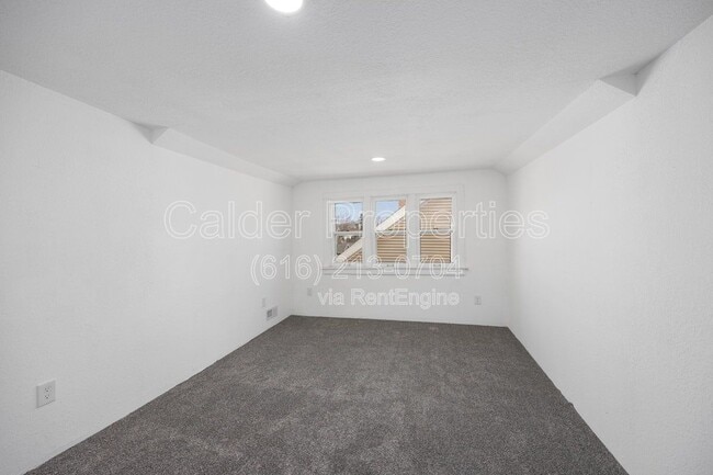 Building Photo - 1635 Cleveland Ave SW