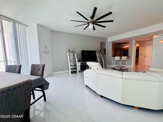 Building Photo - 231 Riverside Dr