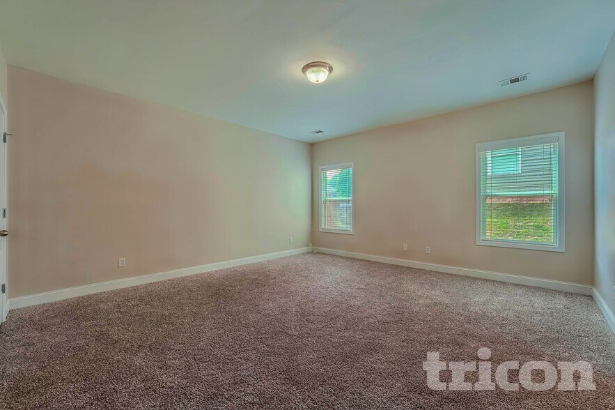 Building Photo - 7942 Hawks Nest Trail