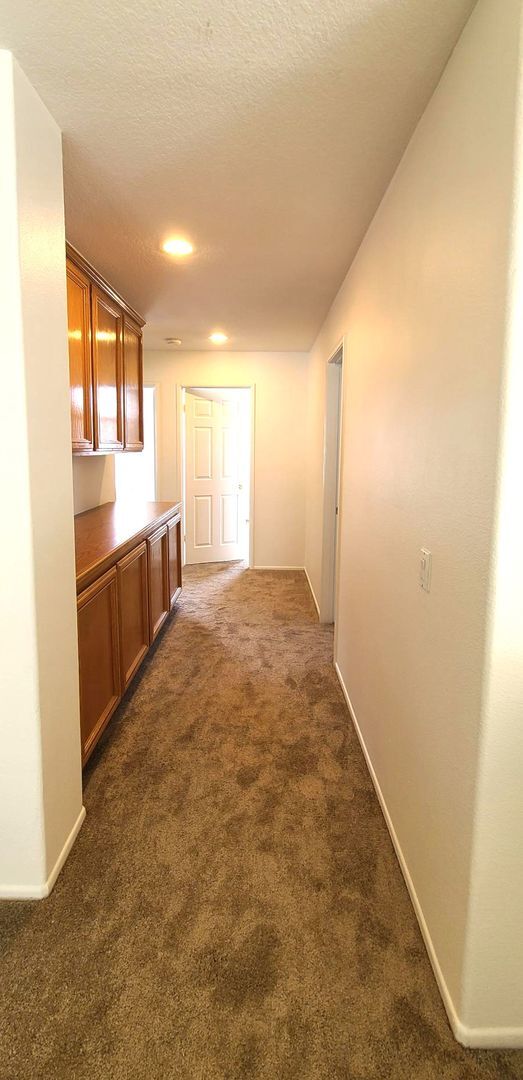 Building Photo - Single Family House - 4 Bedrooms + 2.5 Bat...