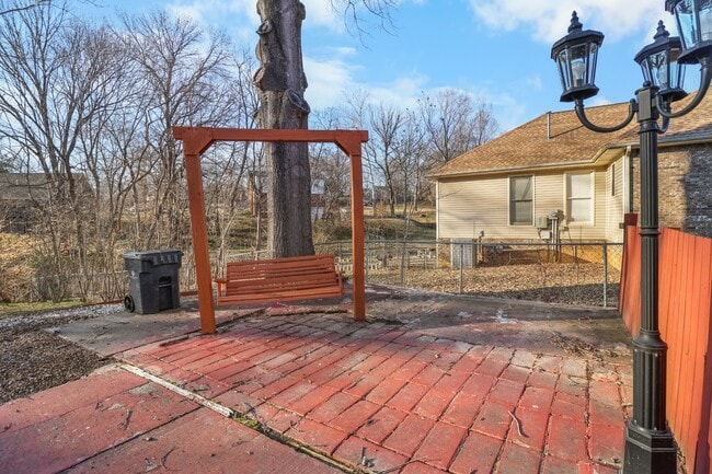 Building Photo - 1802 Warren Dr