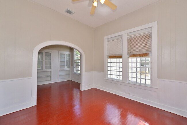 Building Photo - 103 St John St