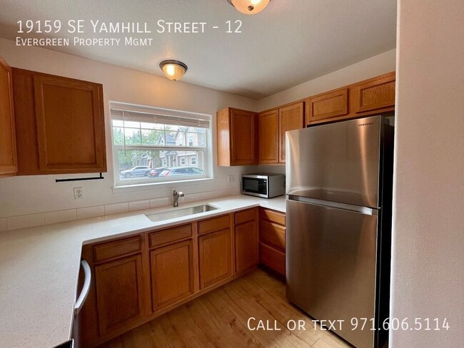 Building Photo - 19159 SE Yamhill St
