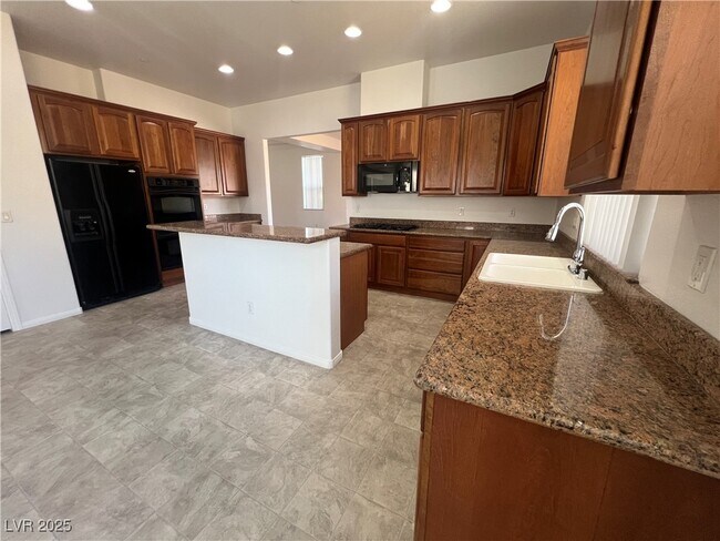 Building Photo - 1550 Midnight Cowboy Ct