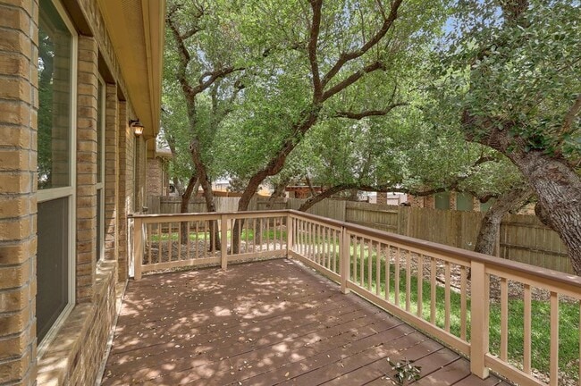Building Photo - 14201 Tyburn Trail