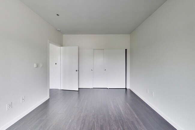 Building Photo - 1524 1st Ave