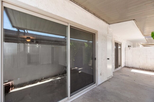 Building Photo - Charming 2 bedroom, 1 bathroom home locate...
