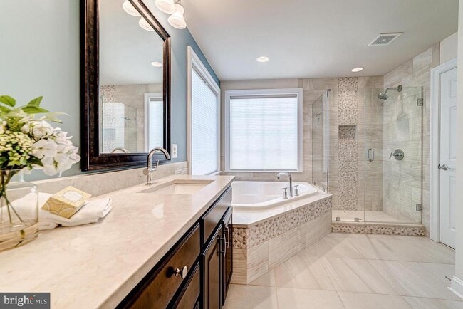 Building Photo - 20637 Erskine Terrace