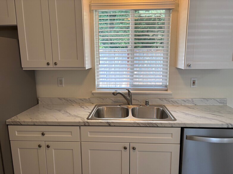 Kitchen - 1908 87th Avenue Ct W