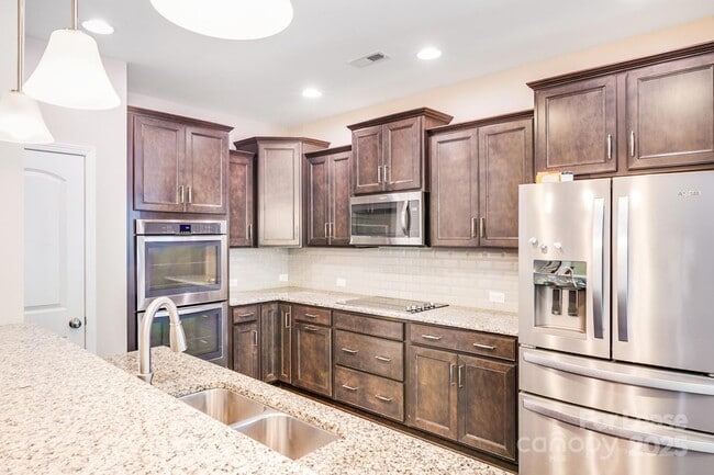 Building Photo - 13122 Oakhaven Glen Ln