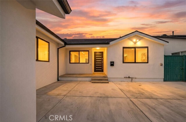 Building Photo - 15753 Cohasset St