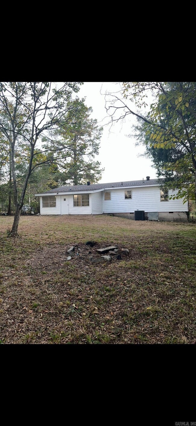 Building Photo - 1911 Robert E Lee St