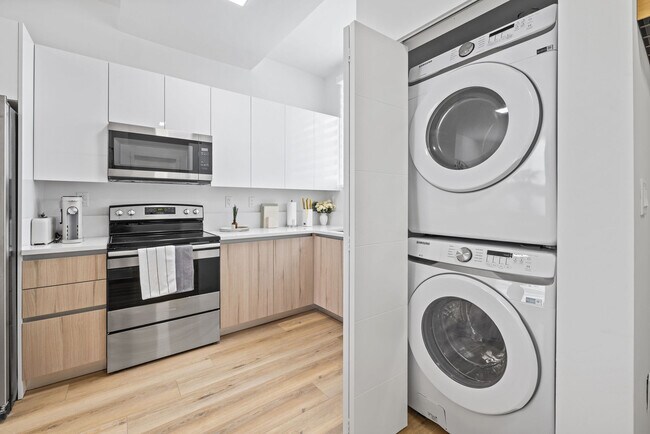 Building Photo - 1542