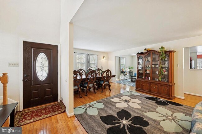 Building Photo - 32 Victory Way