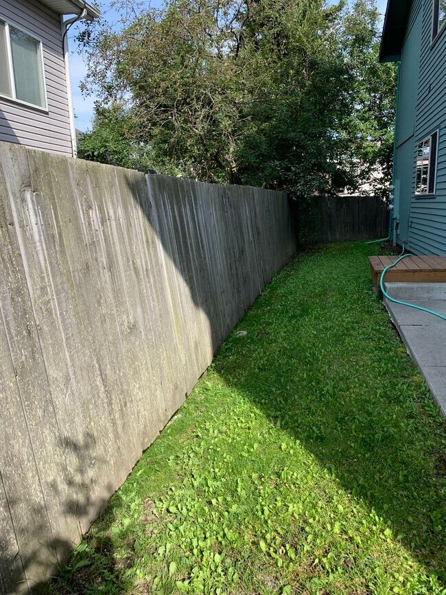 Building Photo - 1701 Elcadore Dr