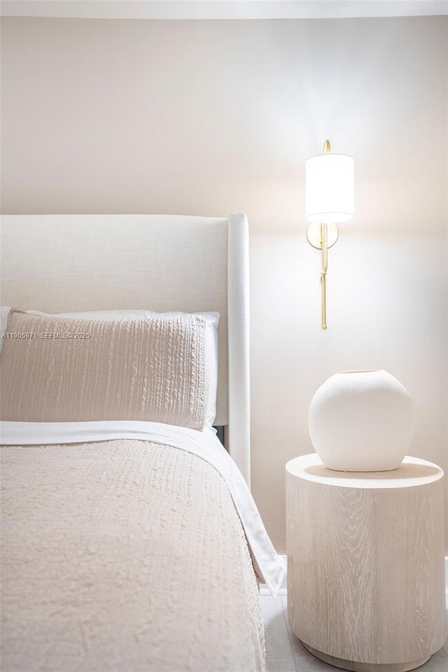 Building Photo - 2301 Collins Ave