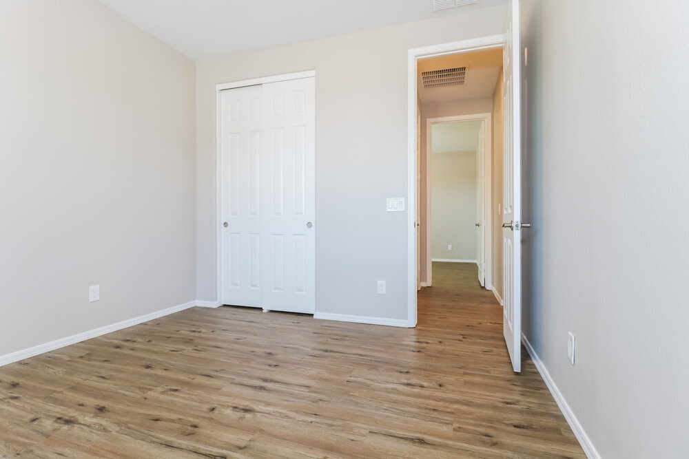 Building Photo - 6114 S 30th Ln