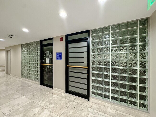 Building Photo - 4000 N Ocean Dr